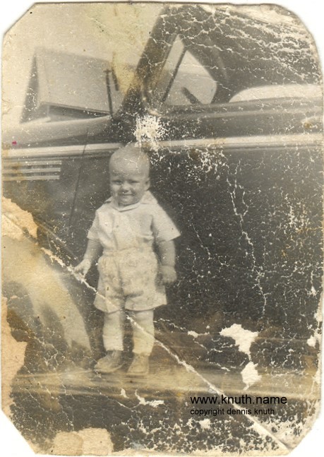 Dennis Knuth in about 1949 at about 2 years (large)